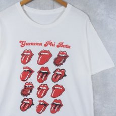 画像1: "Gamma Phi Beta" ロックバンドパロディプリントTシャツ (1)