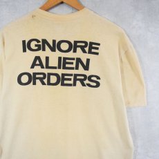 画像2: 70's USA製 "IGNORE ALIEN ORDERS" イラストプリントTシャツ L (2)