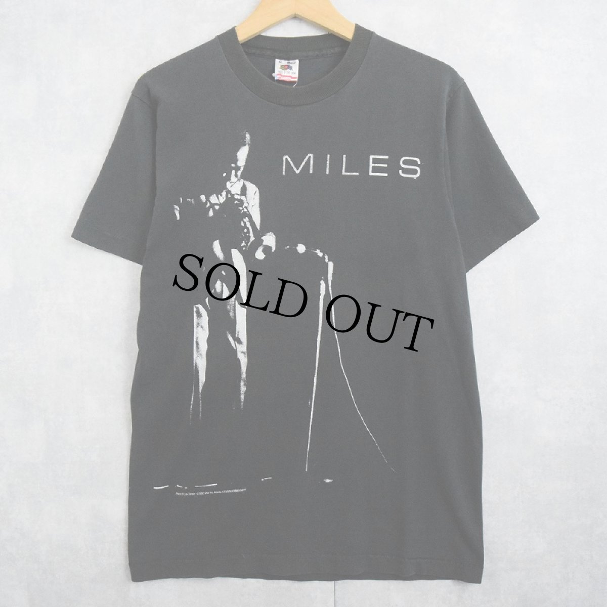 画像1: 90's MILES DAVIS USA製 ジャズミュージシャンプリントTシャツ BLACK M (1)