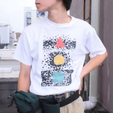 画像2: 90's 幾何学柄 プリントTシャツ (2)