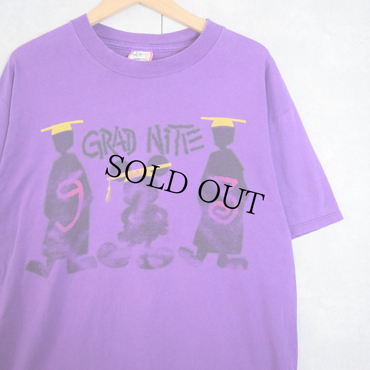 画像1: 90's Disney USA製 "GRAD NITE 93" キャラクターパロディプリントTシャツ L/XL (1)