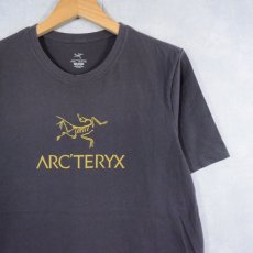 画像1: ARC'TERYX ロゴプリントTシャツ M (1)