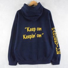 画像2: FFA "Keep on Keepin' on" プリントスウェットフーディー NAVY L (2)