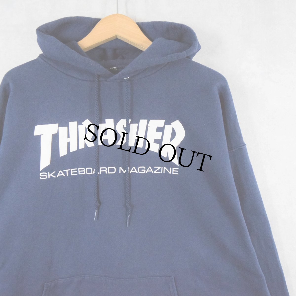 画像1: THRASHER ロゴプリントスウェットフーディー NAVY L (1)