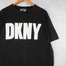 画像1: 90's DKNY ロゴプリントTシャツ BLACK (1)